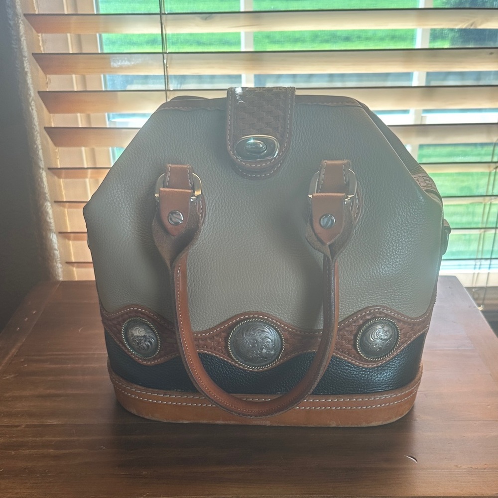 Elegant Tan and Black Women's Handbag
